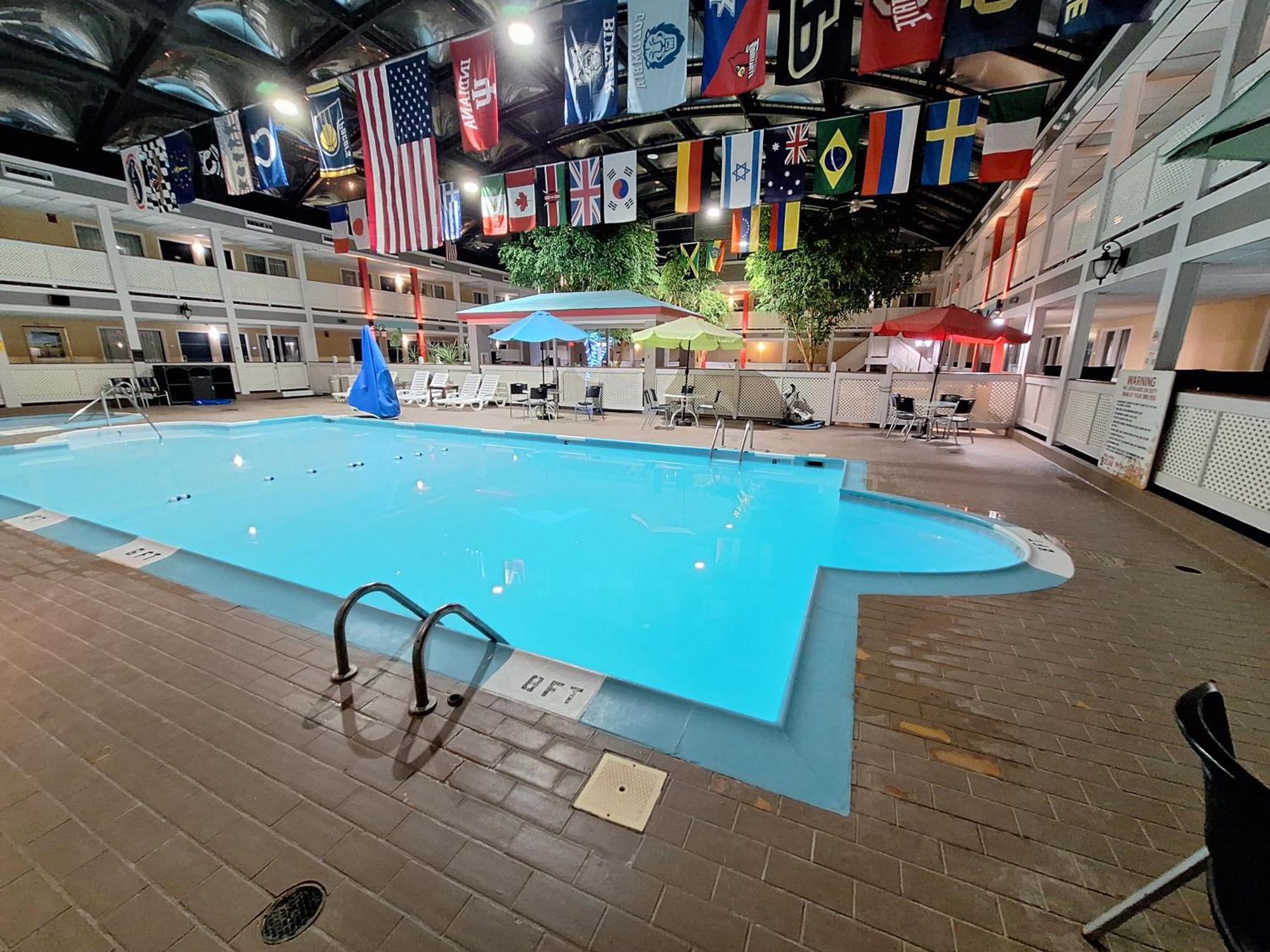 Travelodge By Wyndham Indianapolis Speedway Exterior foto